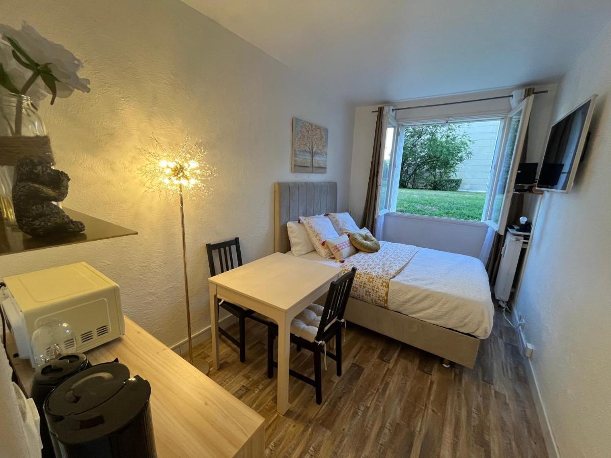 Studio Situe A 5 Min Du Chateau De Versailles Et Stationnement Gratuit Zewnętrze zdjęcie